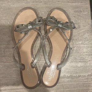 VALENTINO ROCKSTUD JELLY THONG SANDALS